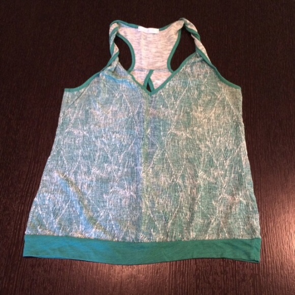 Keyhole Tank Top - Picture 2 of 2